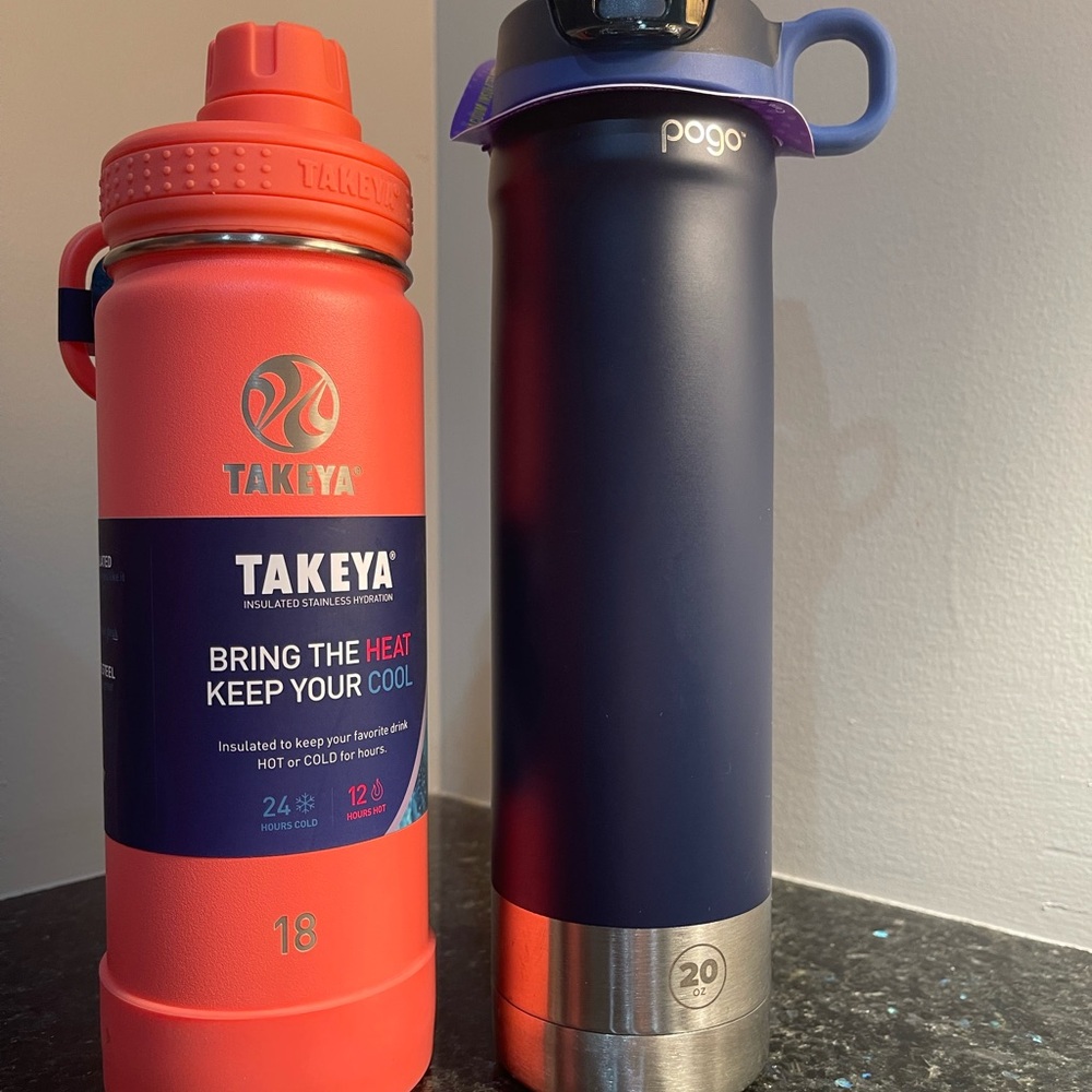 Lot of Insulated Water Bottles, snack cups, and drink bottles - Picture 4 of 9